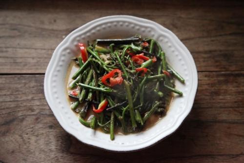 腐乳炒蕨菜