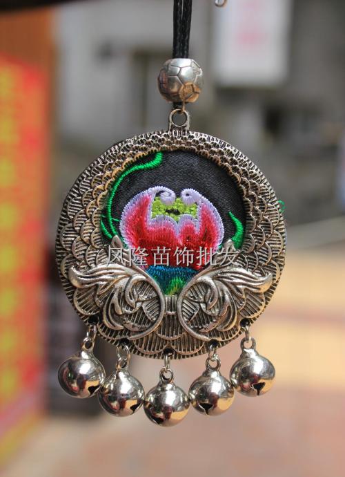 西藏拉萨特产首饰 拉萨的特产有什么珠宝