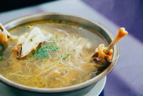 酸笋鸡汤是哪里的特产 土鸡炖酸笋做法大全