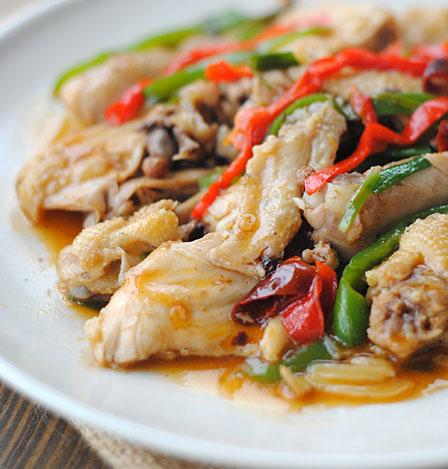辣子鸡是哪的特产 四川青椒辣子鸡的家常做法