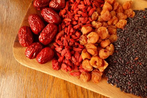 新疆特产红枣的优势和劣势是什么 新疆红枣哪里的口感最好又便宜