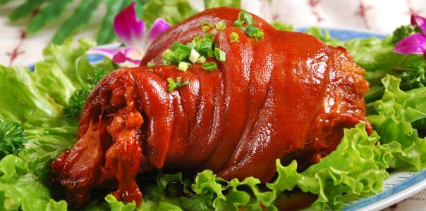 当地特产红烧鲈鱼 鲈鱼是哪里的特色菜