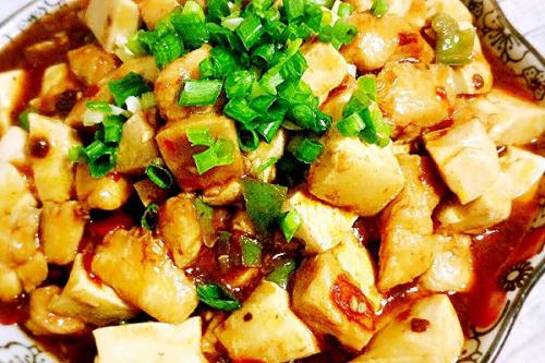 云南特产烧豆腐吃的不只是豆腐 云南特色烤豆腐图片