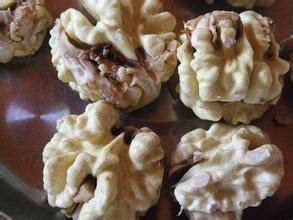 新疆十大特产葡萄核桃饼 新疆干果最好吃的特产