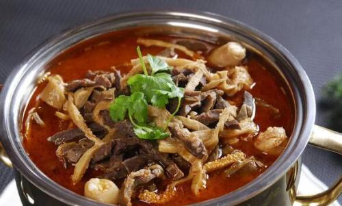 牛杂汤哪里的特产最出名好吃 10元一碗正宗牛杂汤