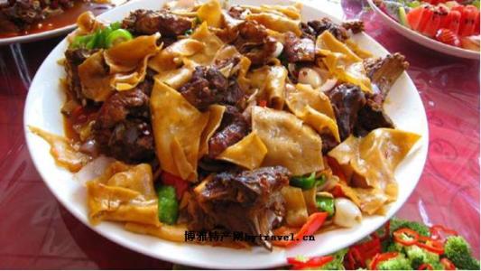 新疆特产是火锅还是烤羊肉串 新疆羊肉串是新疆的吗