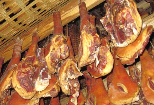 土特产腊肉多少钱一斤 乡下腊肉卖多少钱一斤