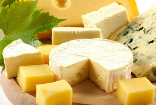 瑞士特产埃曼塔尔奶酪 瑞士著名的奶酪